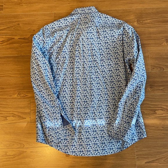 Button up shirt - Picture 2 of 3